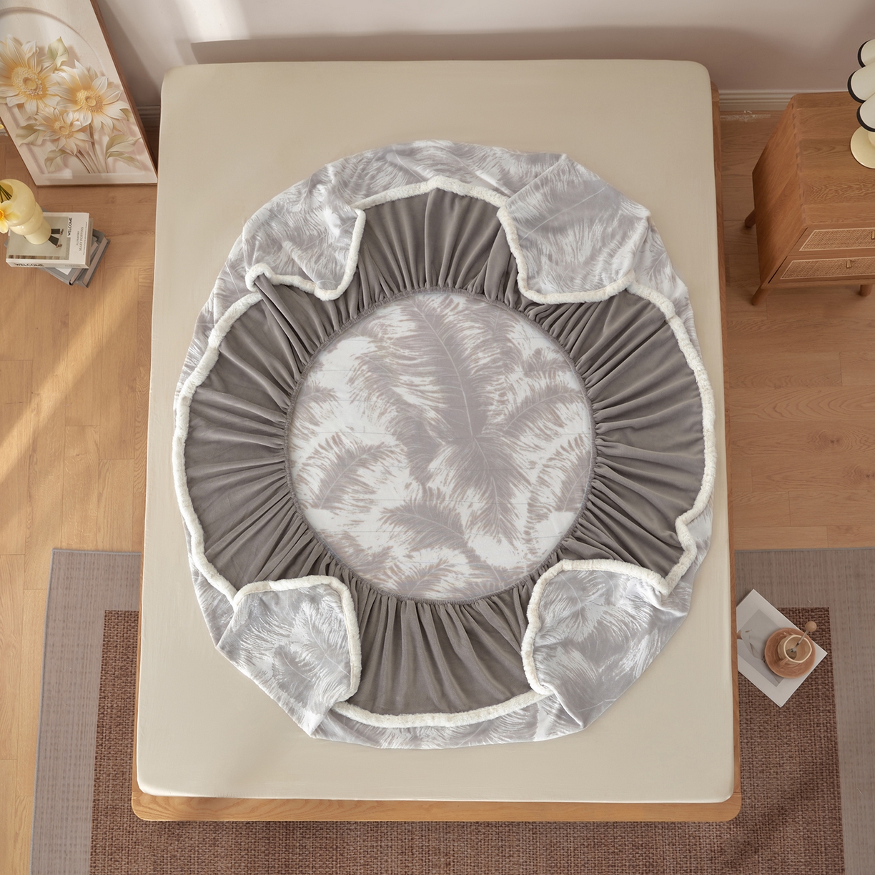 91家纺网 家纺一手货源 找家纺 吾诺家居 2025新款高克重雕花牛奶绒单品床笠 灰羽