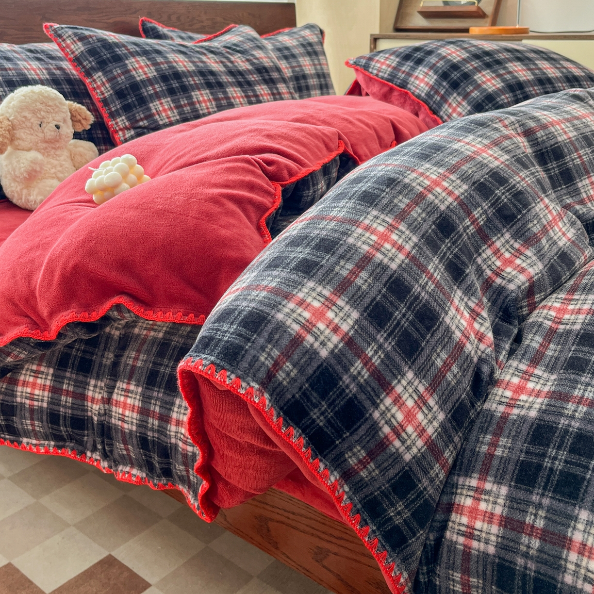 91家纺网 家纺一手货源 找家纺 （总）格真 2025新款高克重暖芙绒牛奶绒印花三角针无印风四件套