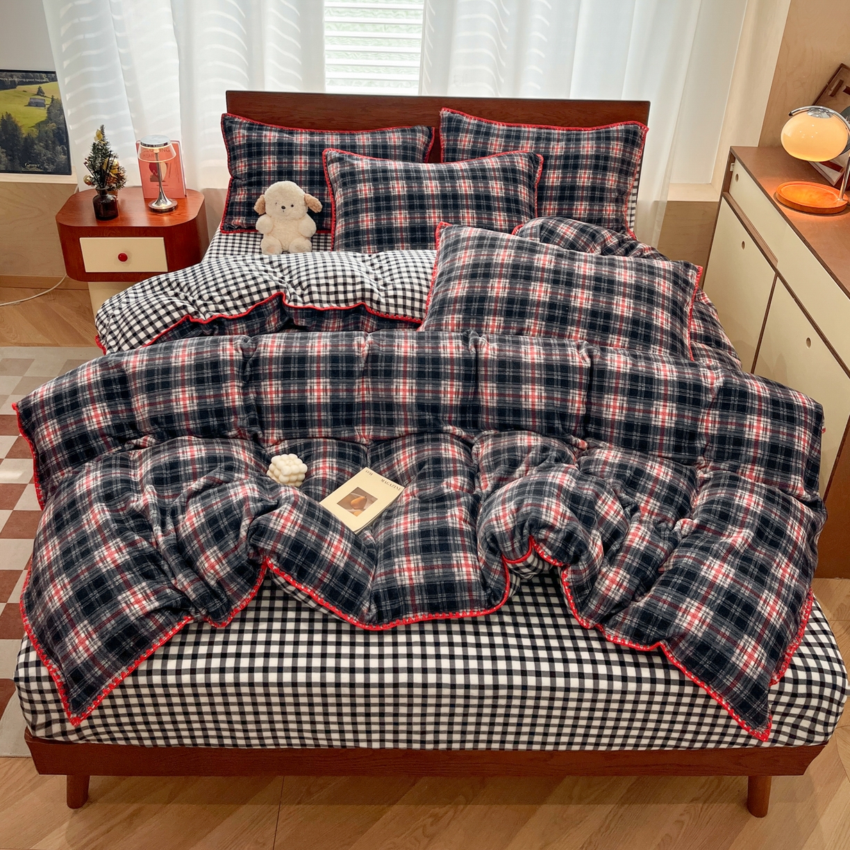 91家纺网 家纺一手货源 找家纺 格真 2025新款高克重暖芙绒牛奶绒印花三角针无印风四件套 宝丽-黑白格