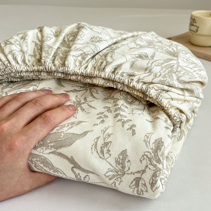 91家纺网 家纺一手货源 找家纺 宜代光年 2025新款全棉老粗布数码印花拼角工艺床单床笠 叠拍