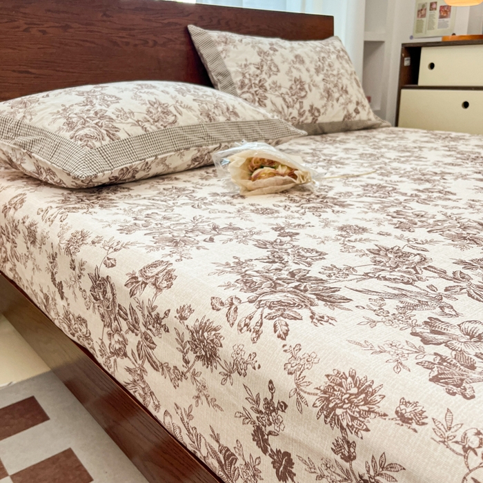 91家纺网 家纺一手货源 找家纺 宜代光年 2025新款全棉老粗布数码印花拼角工艺床单床笠 床笠-花汀