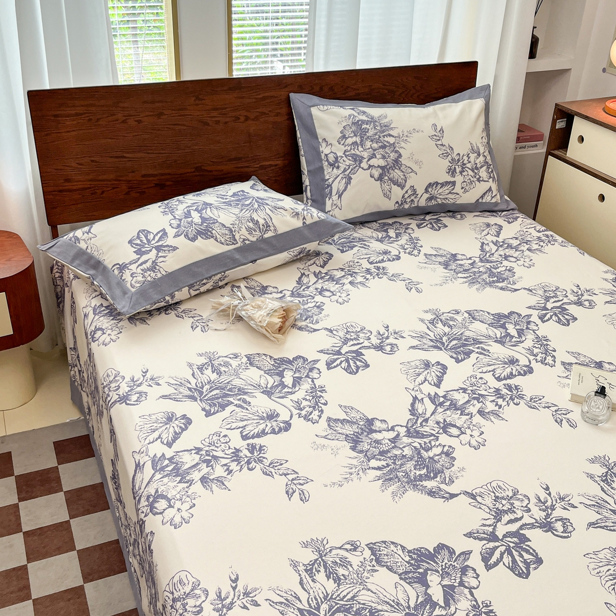 91家纺网 家纺一手货源 找家纺 宜代光年 2025新款全棉老粗布数码印花拼角工艺床单床笠 床单-似锦