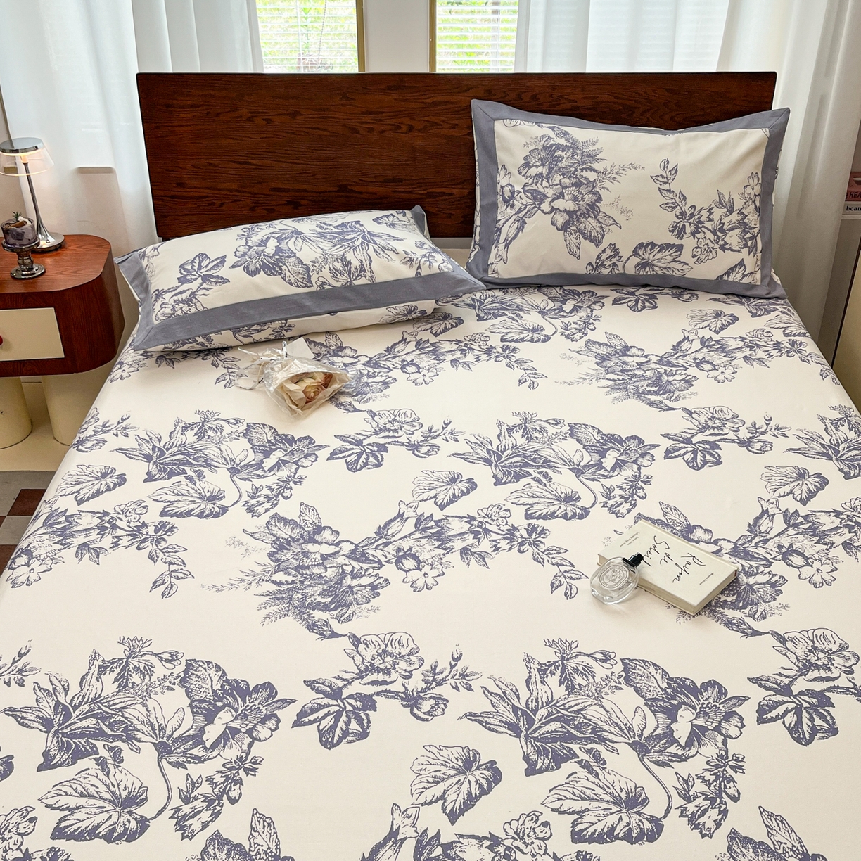 91家纺网 家纺一手货源 找家纺 宜代光年 2025新款全棉老粗布数码印花拼角工艺床单床笠 床单-似锦