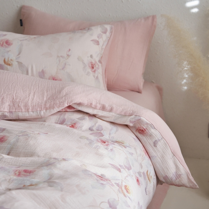 91家纺网 家纺一手货源 找家纺 宜代光年 2025新款全棉纯棉享云纱数码印花四件套 玉琼枝-粉