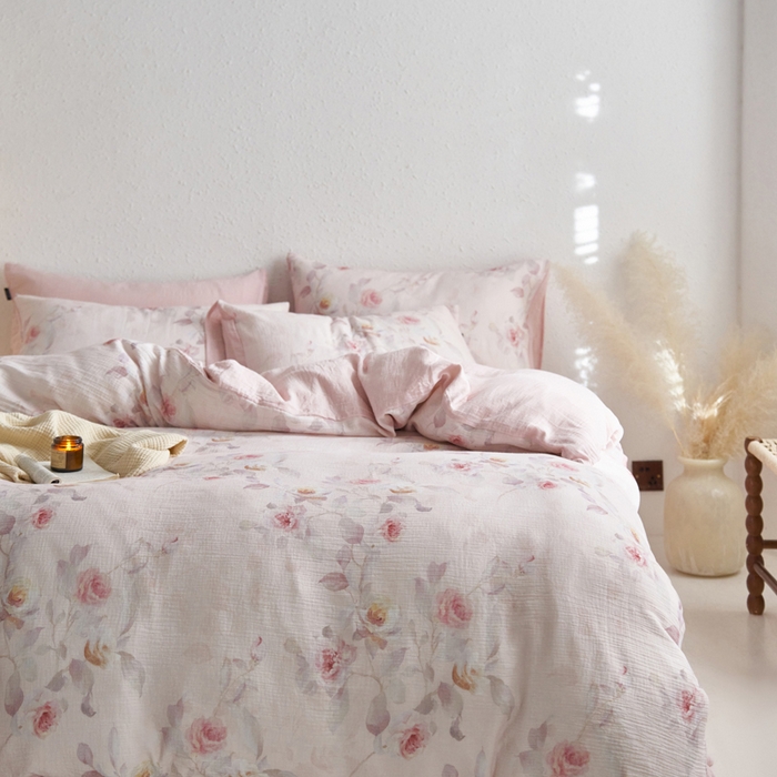 91家纺网 家纺一手货源 找家纺 宜代光年 2025新款全棉纯棉享云纱数码印花四件套 玉琼枝-粉