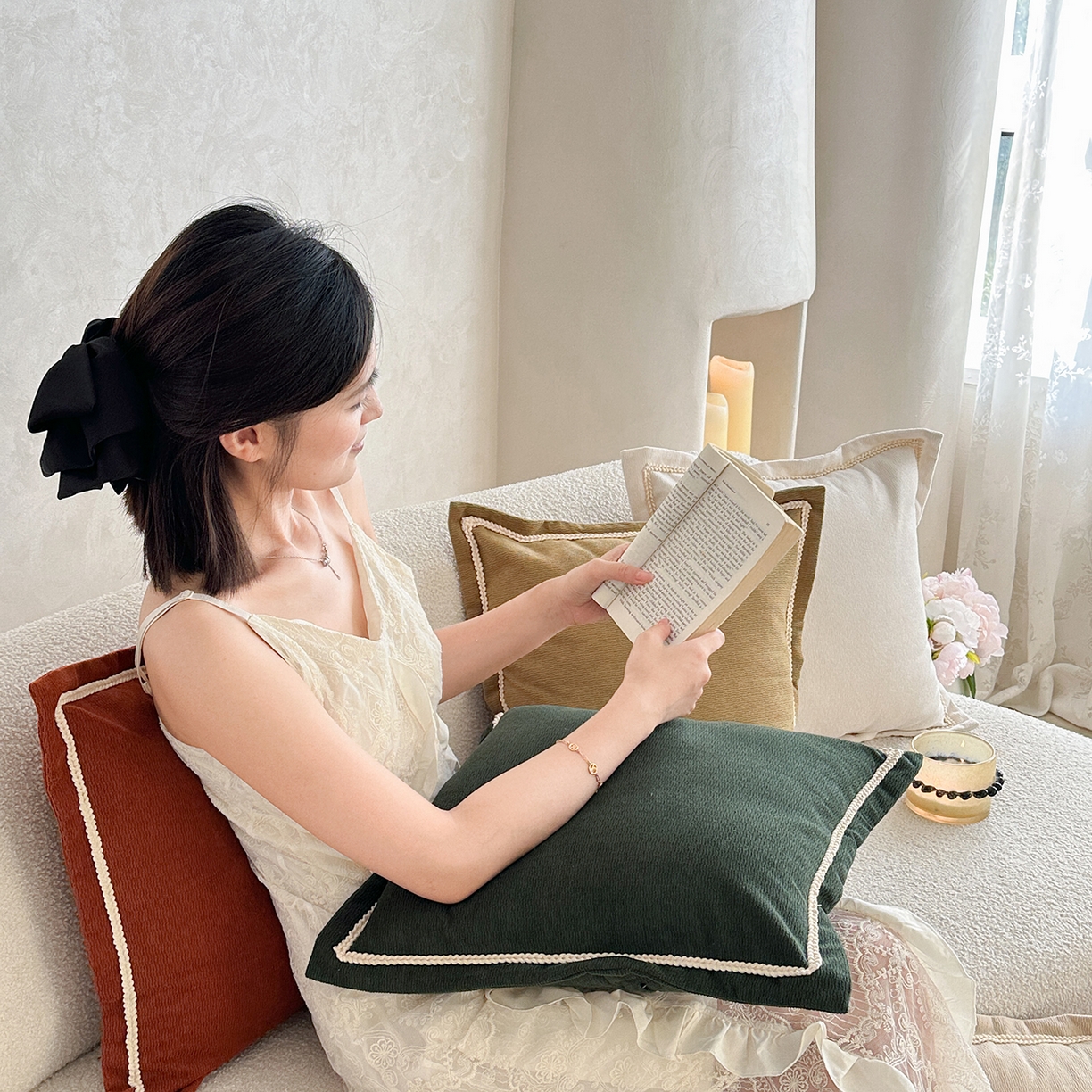 91家纺网 家纺一手货源 找家纺 美茉家居 2025新款微澜飞边方枕抱枕 卡其