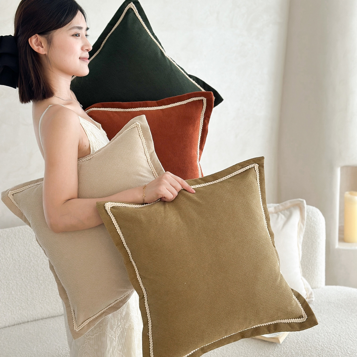 91家纺网 家纺一手货源 找家纺 美茉家居 2025新款微澜飞边方枕抱枕 卡其