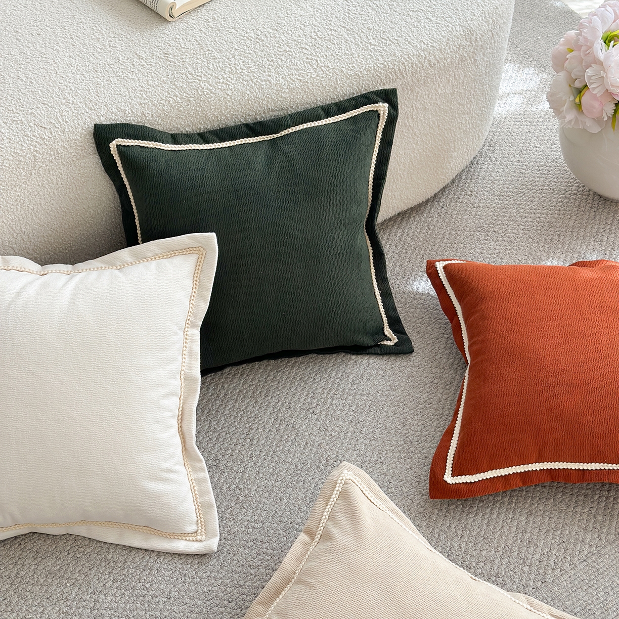 91家纺网 家纺一手货源 找家纺 美茉家居 2025新款微澜飞边方枕抱枕 棕咖