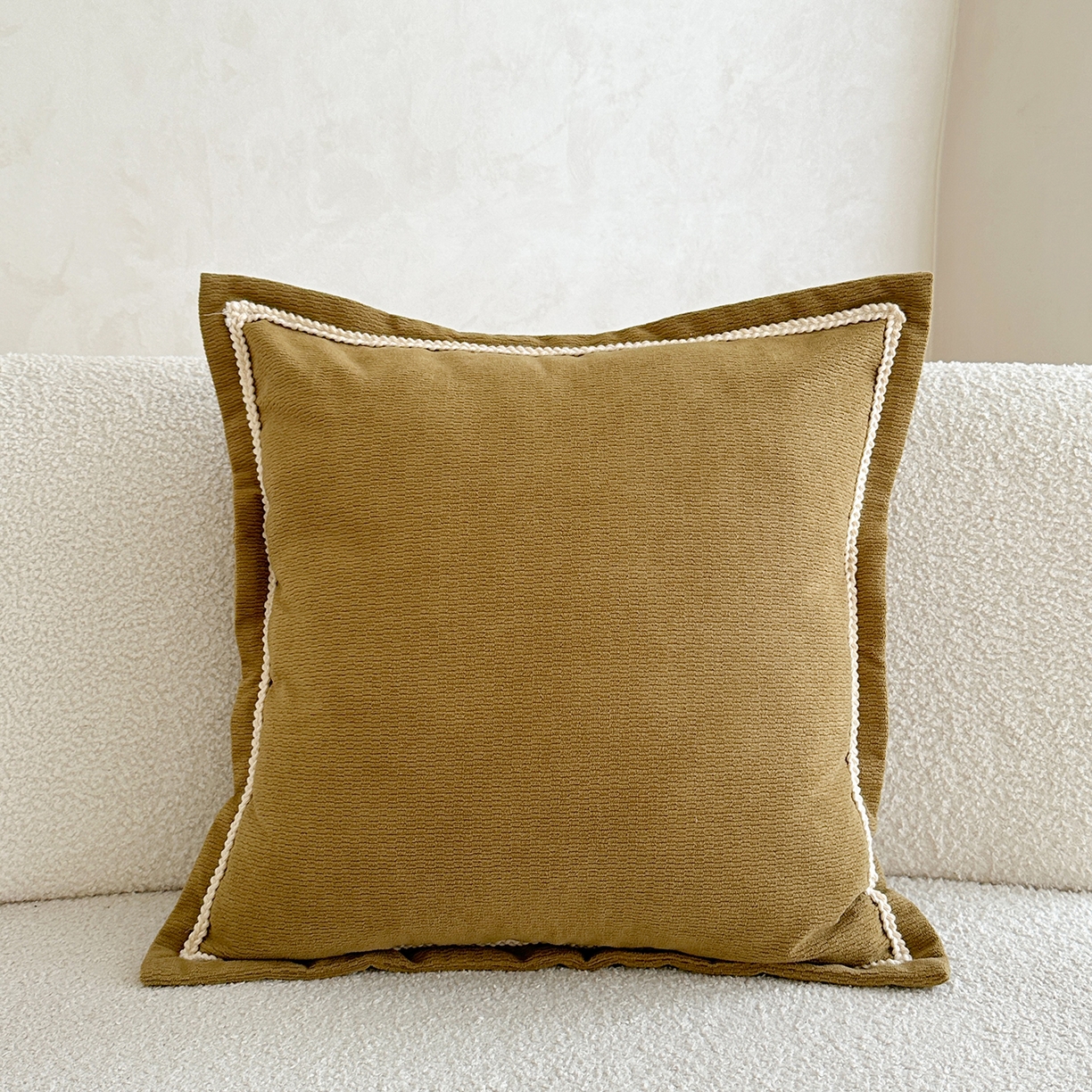 美茉家居 2025新款微澜飞边方枕抱枕 棕咖