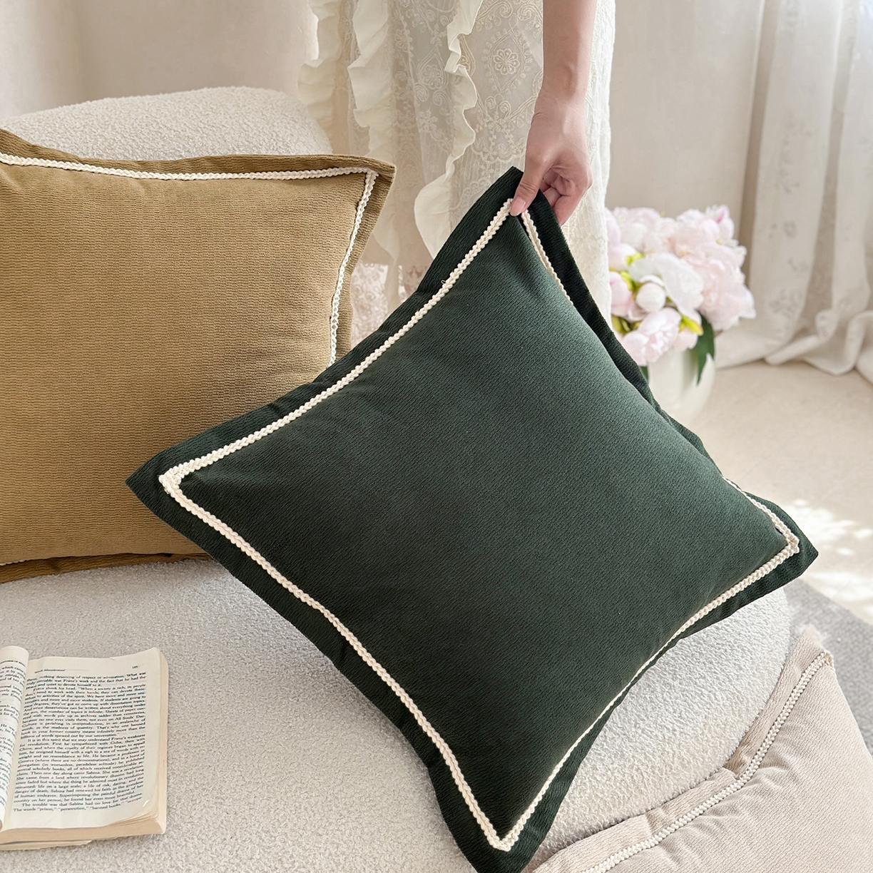 91家纺网 家纺一手货源 找家纺 美茉家居 2025新款微澜飞边方枕抱枕 墨绿