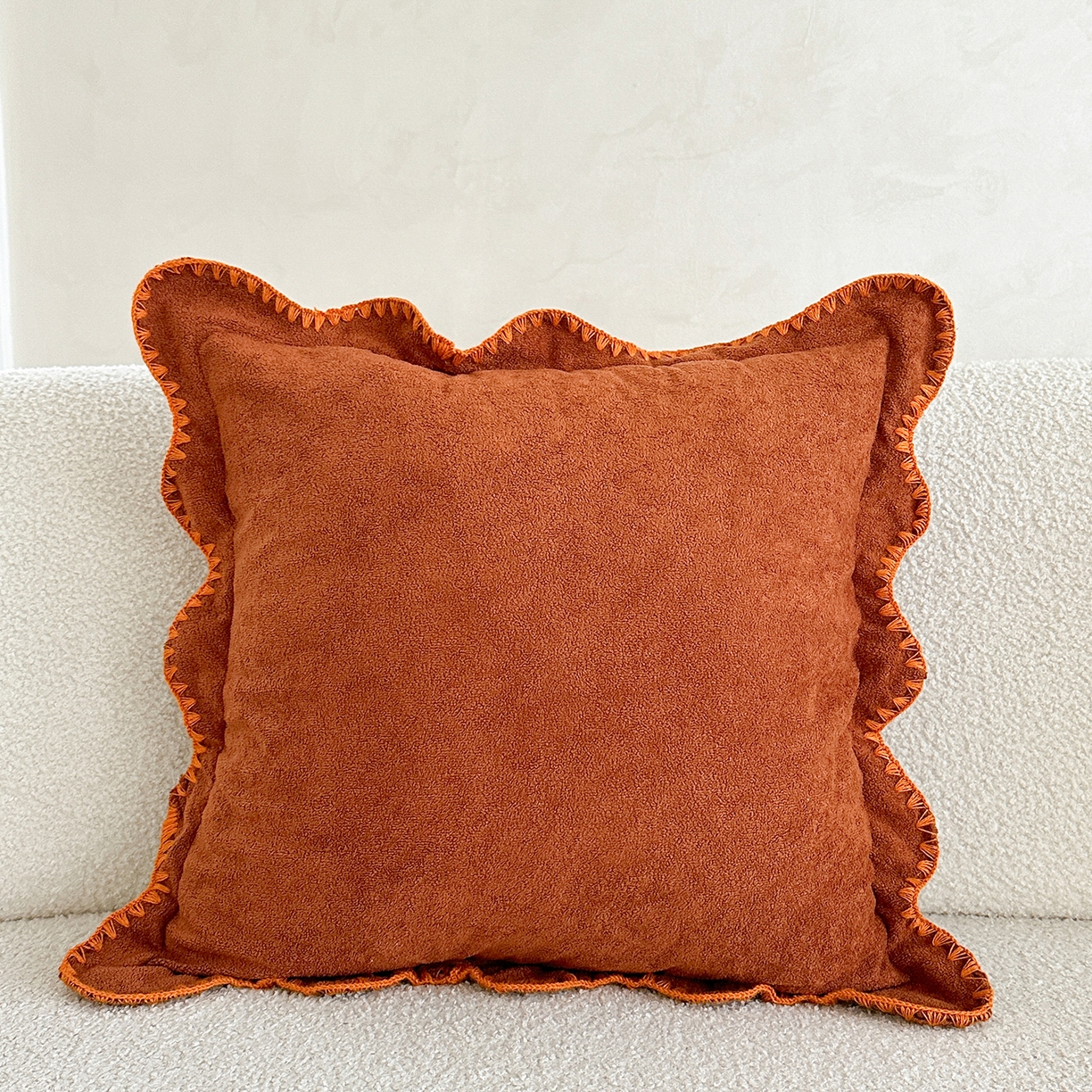 91家纺网 家纺一手货源 找家纺 （总）美茉家居 2025新款云朵绒曲边方枕抱枕