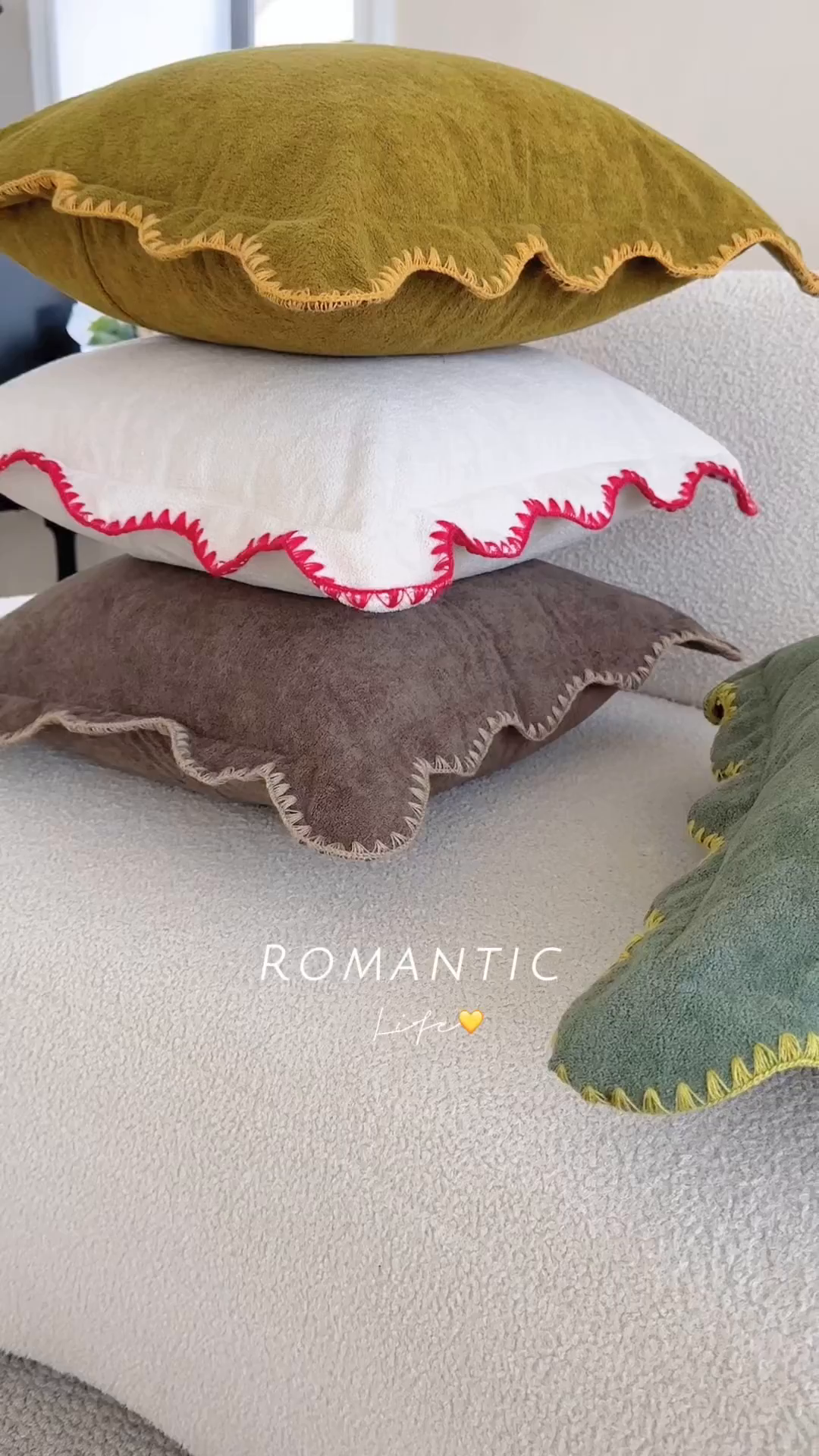 91家纺网 家纺一手货源 找家纺 （总）美茉家居 2025新款云朵绒曲边方枕抱枕