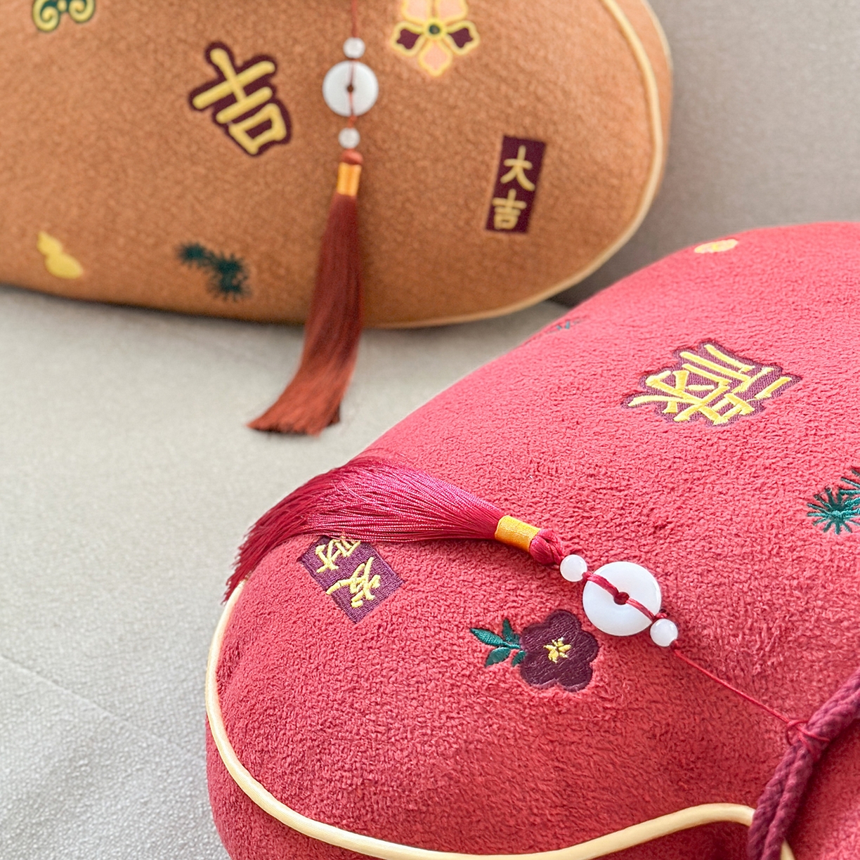 91家纺网 家纺一手货源 找家纺 （总）美茉家居 2025新款云朵绒异型葫芦抱枕