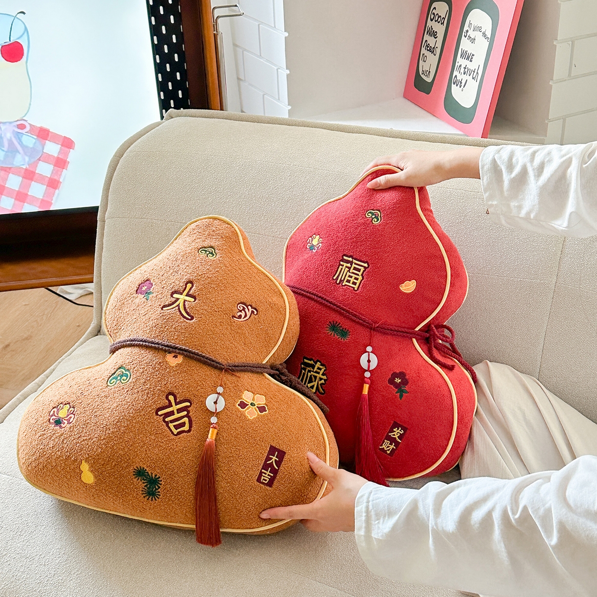 91家纺网 家纺一手货源 找家纺 （总）美茉家居 2025新款云朵绒异型葫芦抱枕