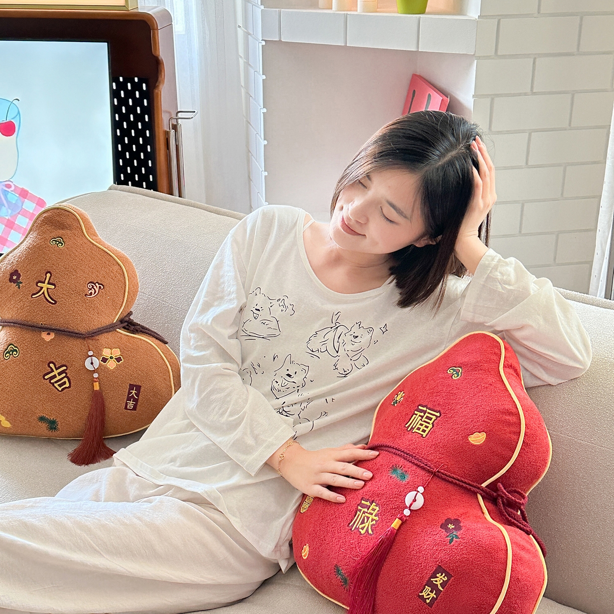 91家纺网 家纺一手货源 找家纺 美茉家居 2025新款云朵绒异型葫芦抱枕 福禄生财