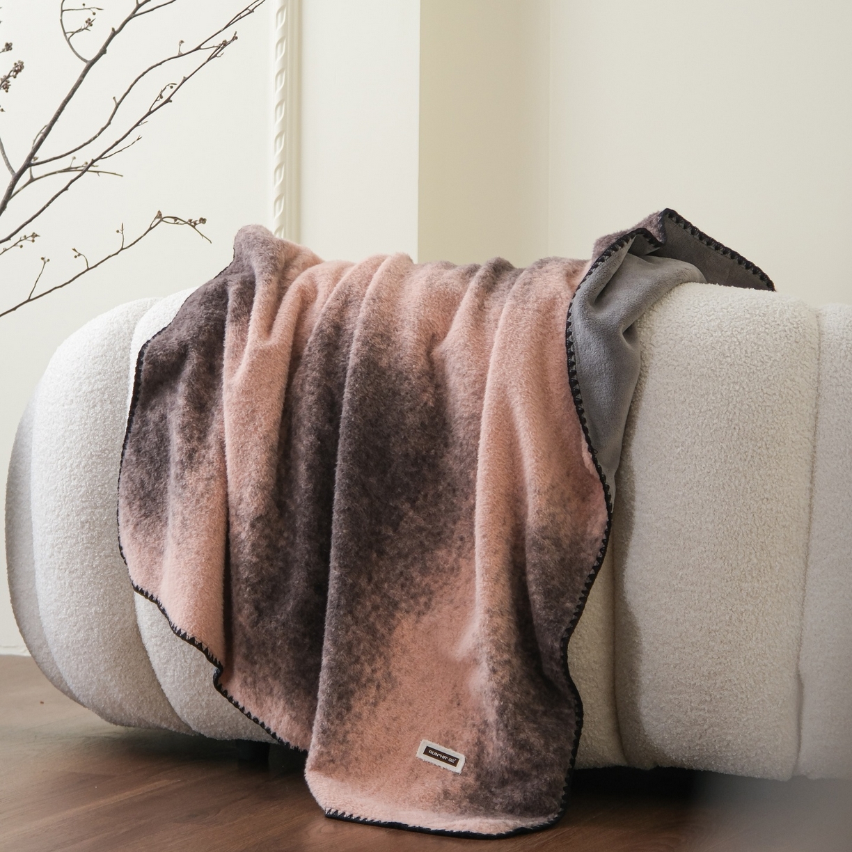 91家纺网 家纺一手货源 找家纺 庭笙 2025新款羊呢绒牛奶绒贝壳针毛毯 维奥灰