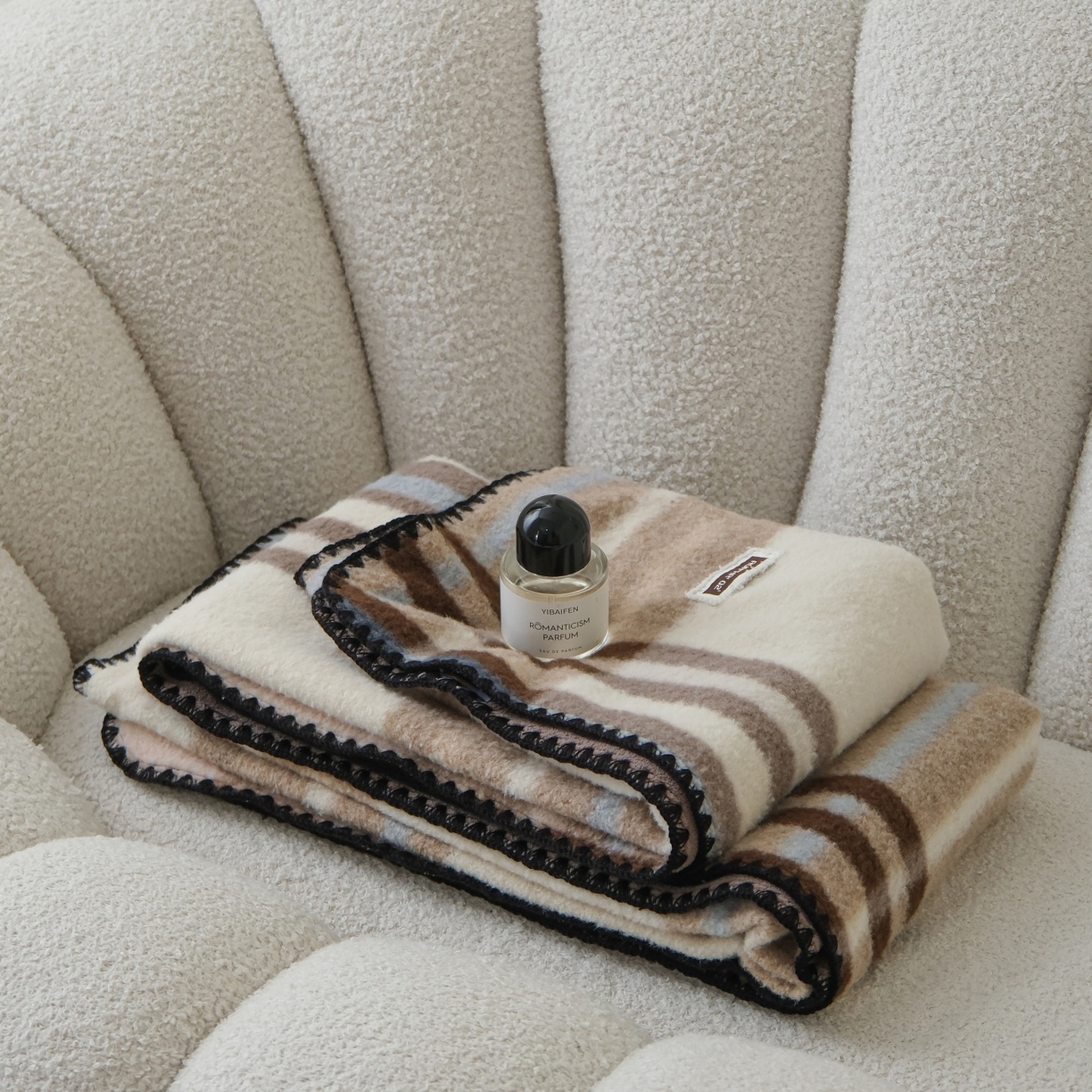 91家纺网 家纺一手货源 找家纺 庭笙 2025新款羊呢绒牛奶绒贝壳针毛毯 宝格咖