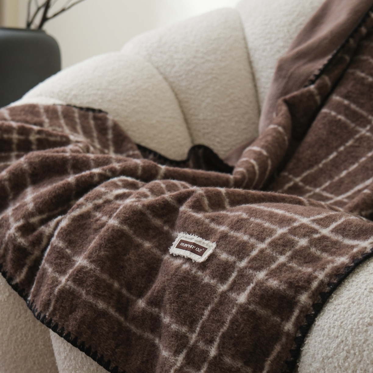 91家纺网 家纺一手货源 找家纺 庭笙 2025新款羊呢绒牛奶绒贝壳针毛毯 印象咖