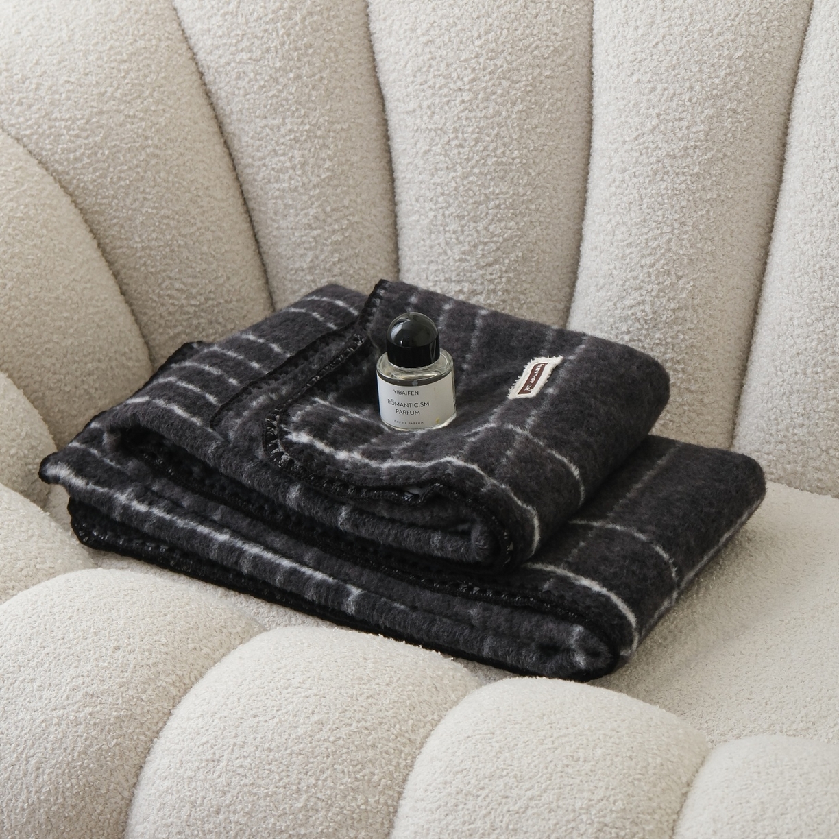 91家纺网 家纺一手货源 找家纺 庭笙 2025新款羊呢绒牛奶绒贝壳针毛毯 印象灰