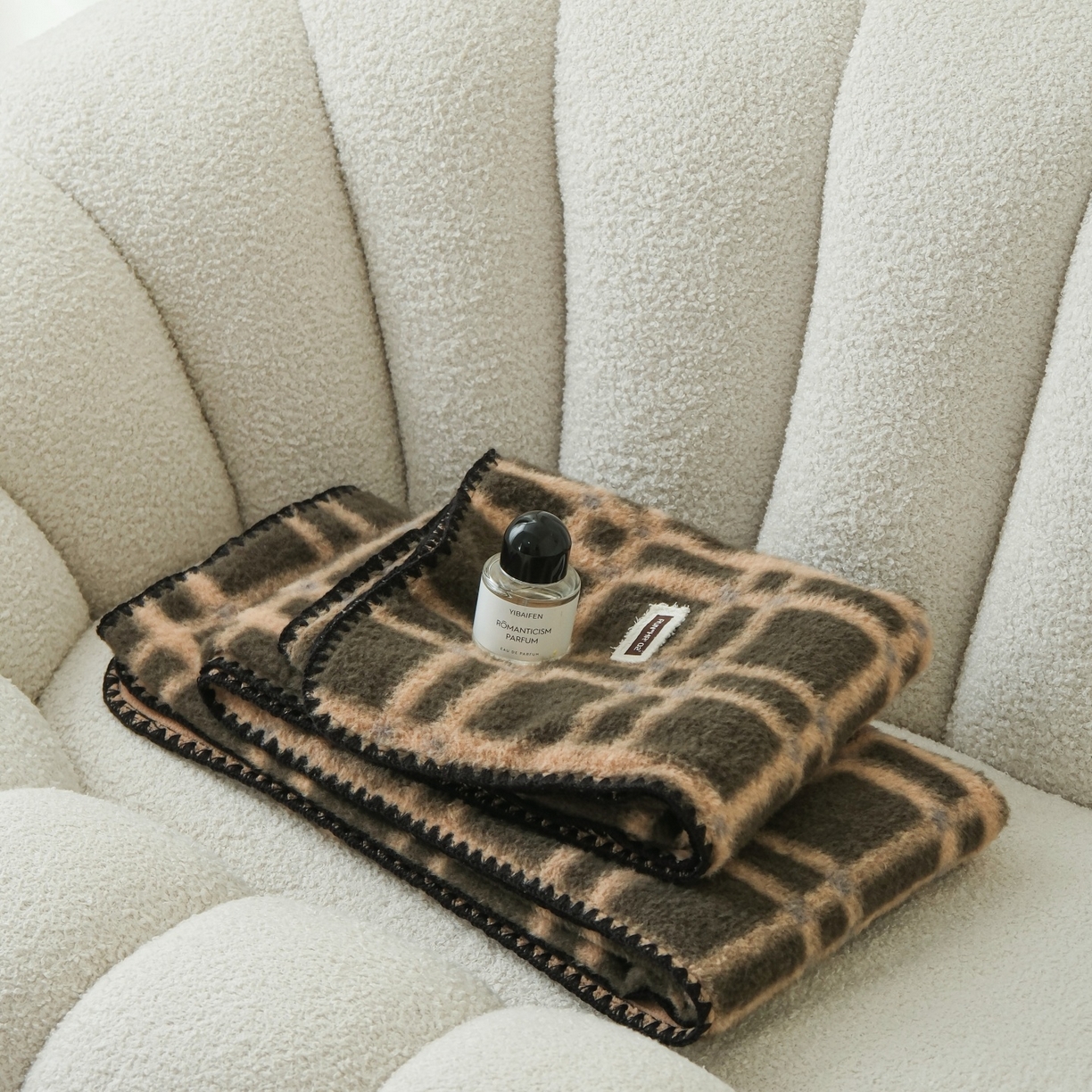 91家纺网 家纺一手货源 找家纺 庭笙 2025新款羊呢绒牛奶绒贝壳针毛毯 空间绿