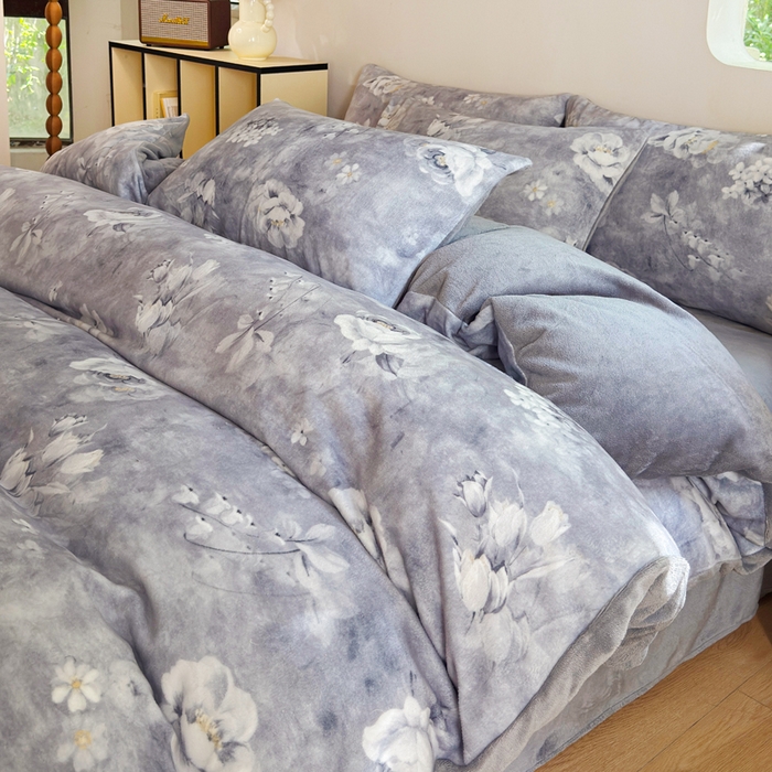 91家纺网 家纺一手货源 找家纺 （总）王朝国际 2025新款高克重牛奶绒印花四件套