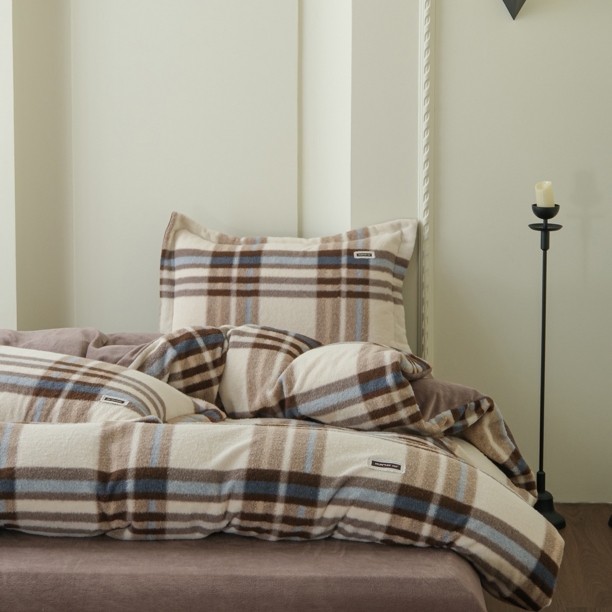 91家纺网 家纺一手货源 找家纺 庭笙 2025新款保暖加厚羊呢绒牛奶绒四件套 宝格咖