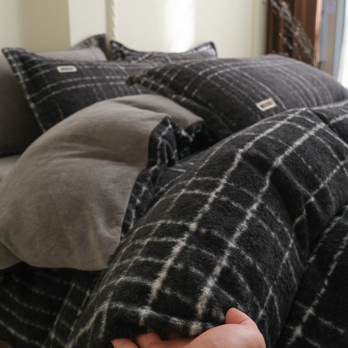 91家纺网 家纺一手货源 找家纺 庭笙 2025新款保暖加厚羊呢绒牛奶绒四件套 印象灰