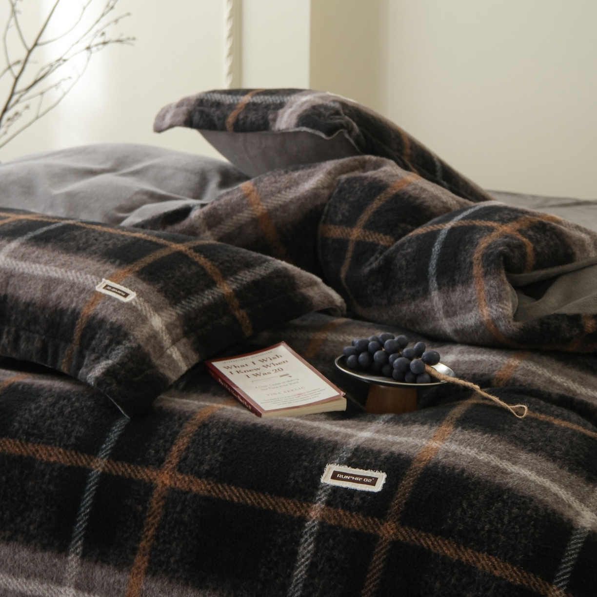 91家纺网 家纺一手货源 找家纺 庭笙 2025新款保暖加厚羊呢绒牛奶绒四件套 品格灰