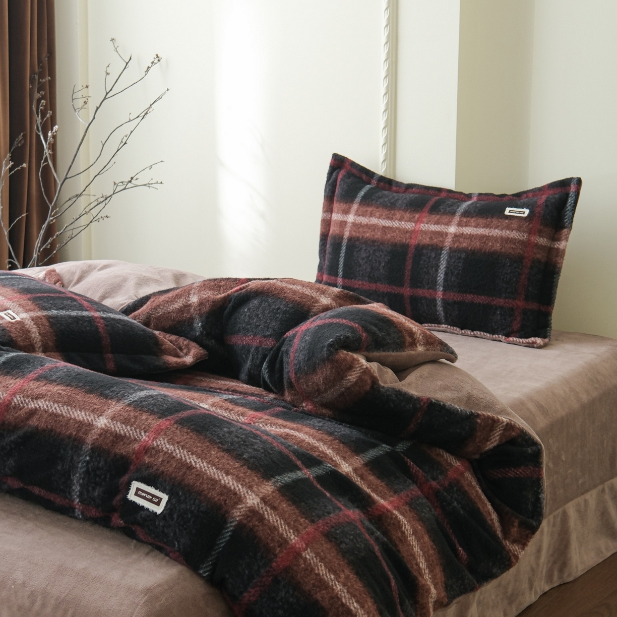 91家纺网 家纺一手货源 找家纺 庭笙 2025新款保暖加厚羊呢绒牛奶绒四件套 品格棕