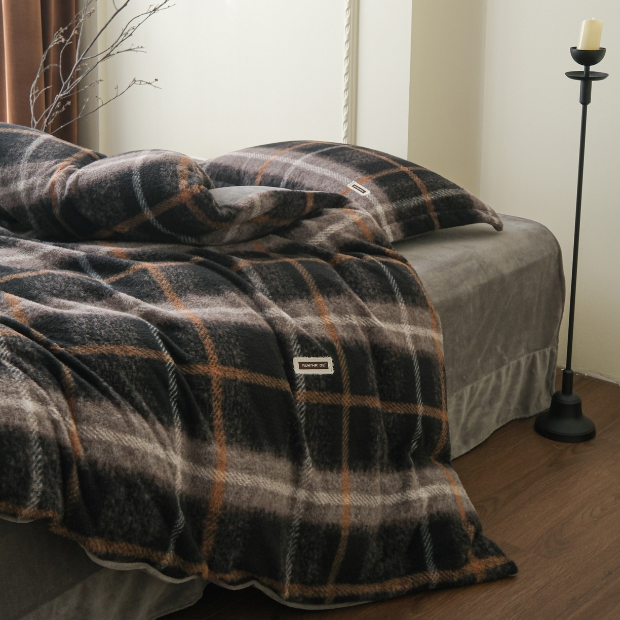 91家纺网 家纺一手货源 找家纺 庭笙 2025新款保暖加厚羊呢绒牛奶绒四件套 品格灰