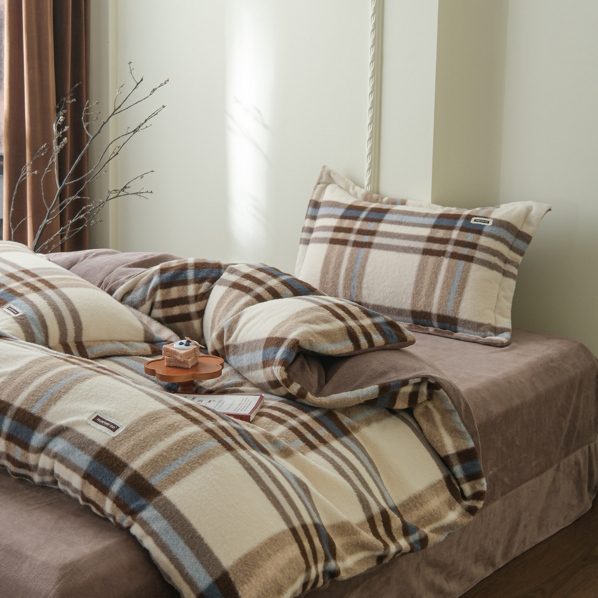 91家纺网 家纺一手货源 找家纺 庭笙 2025新款保暖加厚羊呢绒牛奶绒四件套 宝格咖