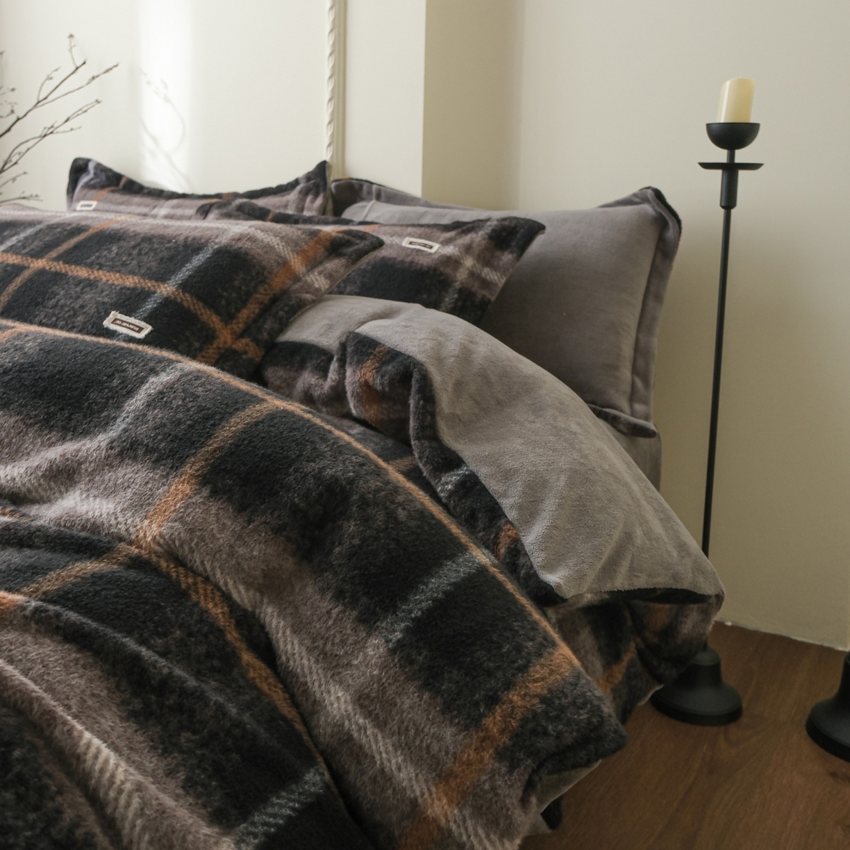 91家纺网 家纺一手货源 找家纺 庭笙 2025新款保暖加厚羊呢绒牛奶绒四件套 品格灰