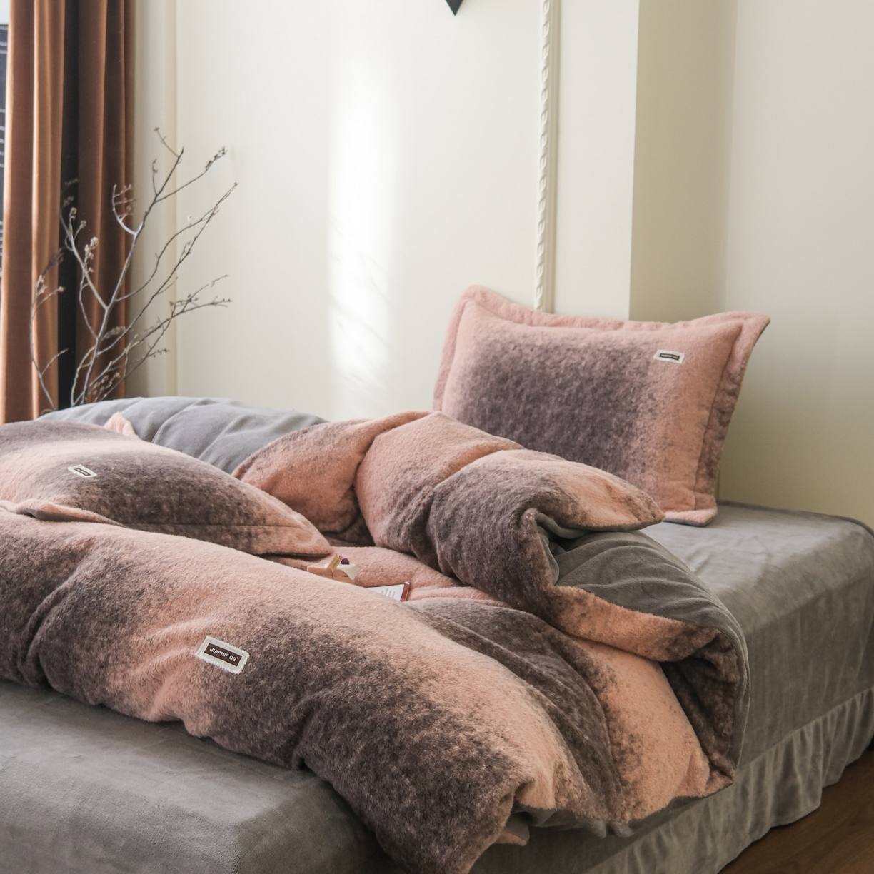 91家纺网 家纺一手货源 找家纺 庭笙 2025新款保暖加厚羊呢绒牛奶绒四件套 维奥灰