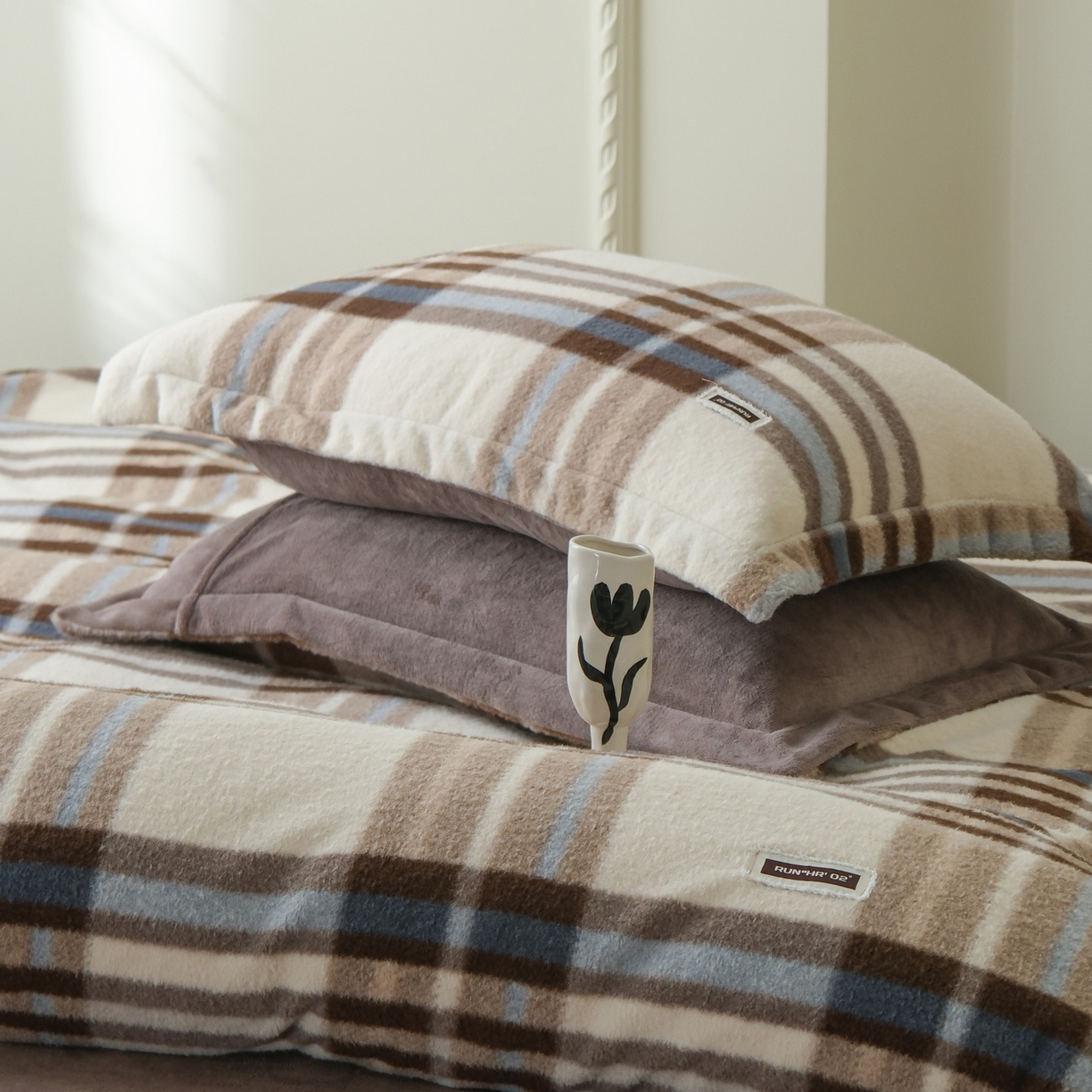 91家纺网 家纺一手货源 找家纺 庭笙 2025新款保暖加厚羊呢绒牛奶绒四件套 宝格咖