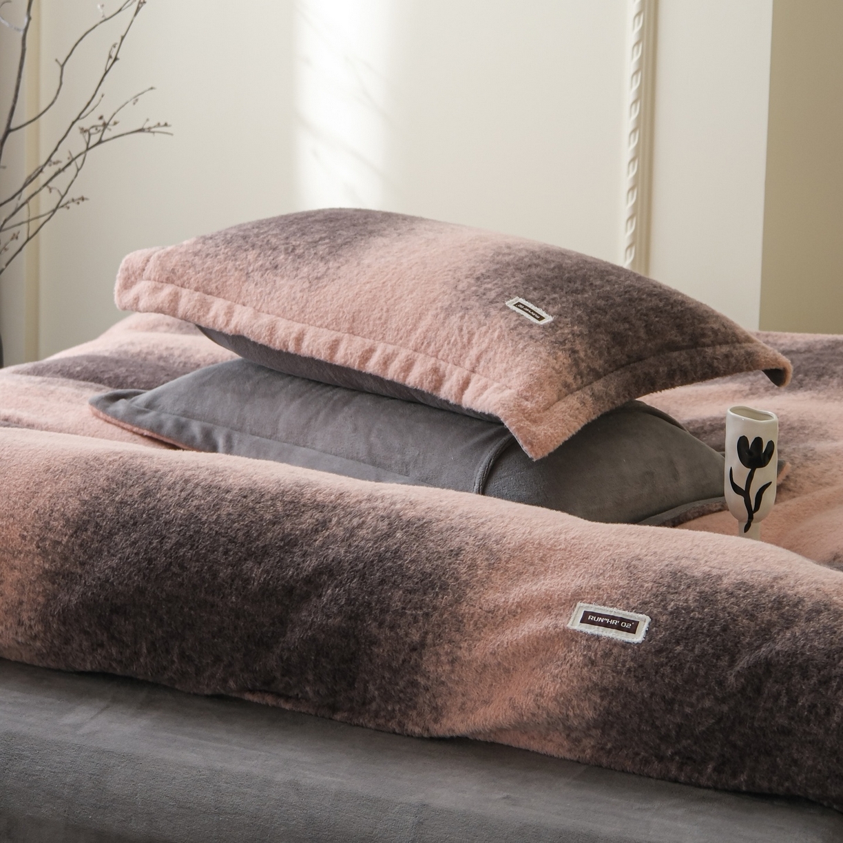 91家纺网 家纺一手货源 找家纺 庭笙 2025新款保暖加厚羊呢绒牛奶绒四件套 维奥灰