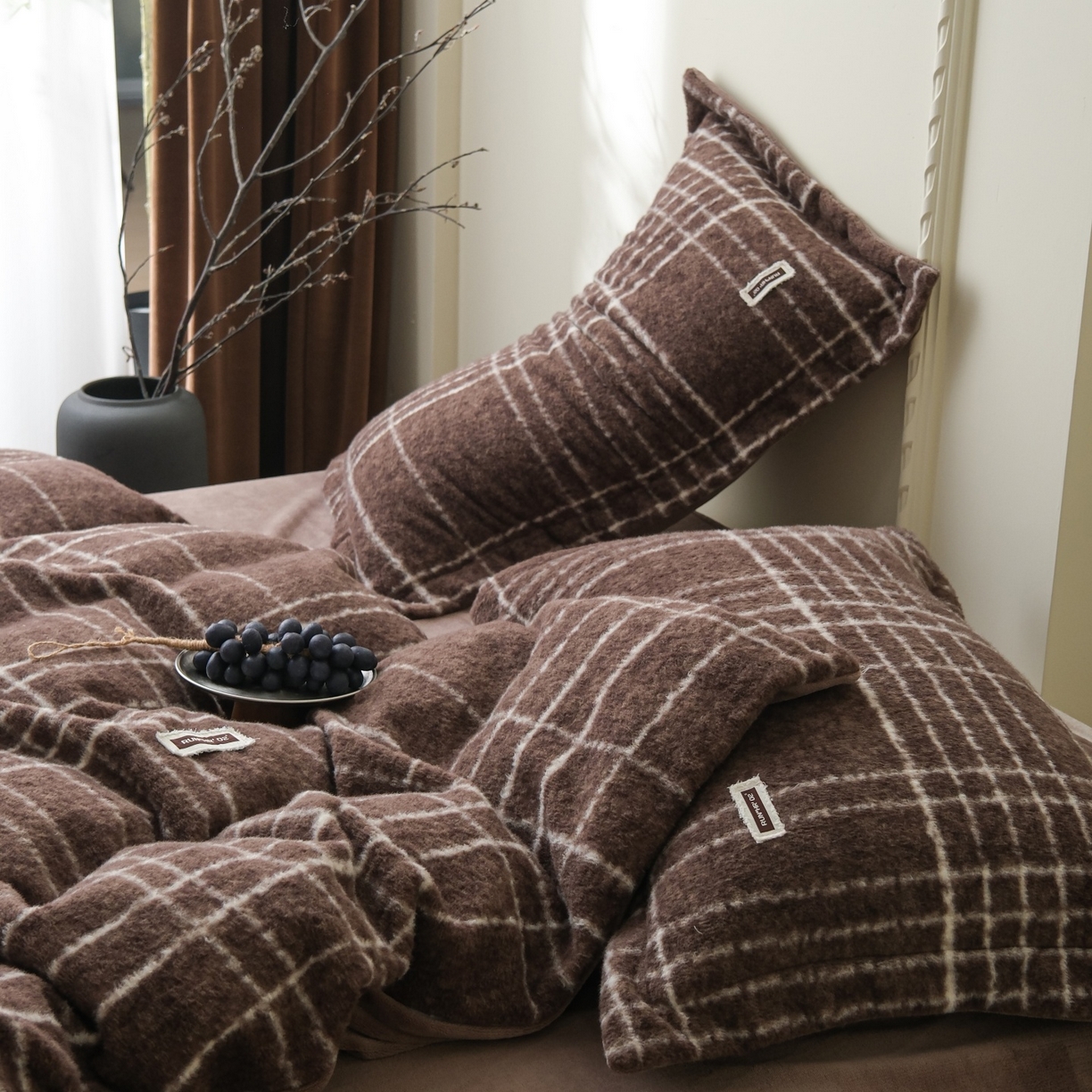 91家纺网 家纺一手货源 找家纺 庭笙 2025新款保暖加厚羊呢绒牛奶绒四件套 印象咖