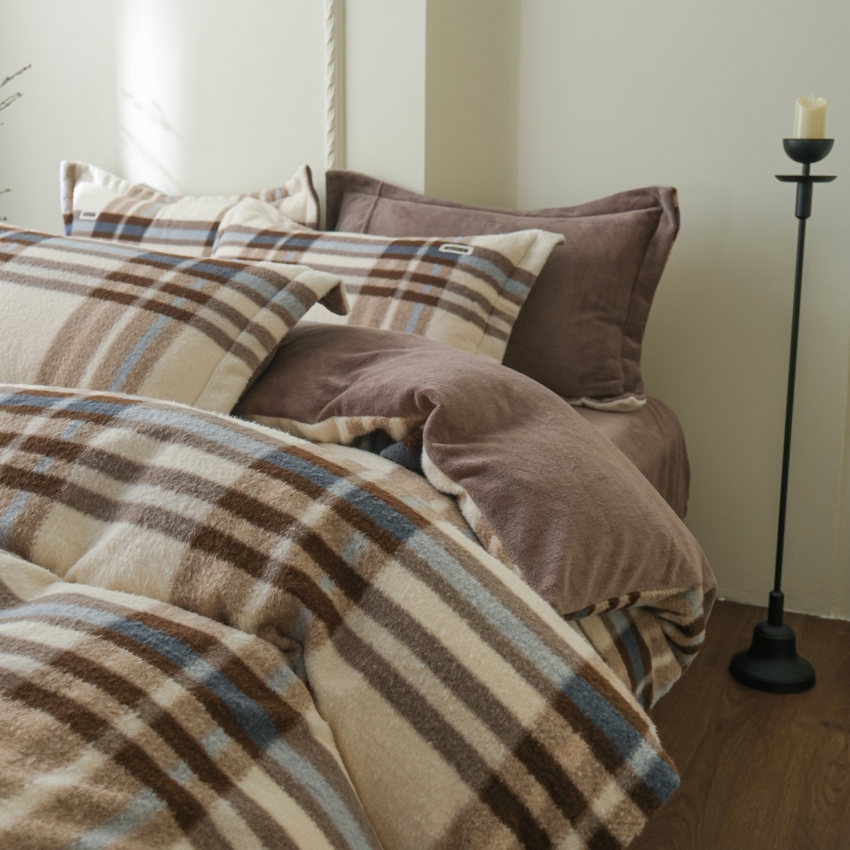 91家纺网 家纺一手货源 找家纺 庭笙 2025新款保暖加厚羊呢绒牛奶绒四件套 宝格咖