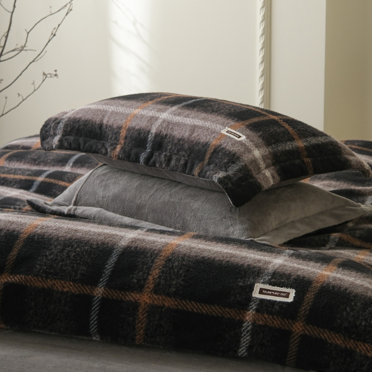 91家纺网 家纺一手货源 找家纺 庭笙 2025新款保暖加厚羊呢绒牛奶绒四件套 品格灰