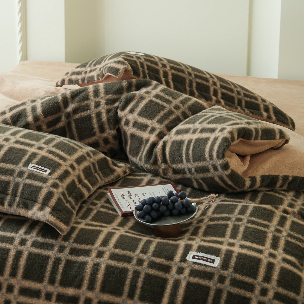 91家纺网 家纺一手货源 找家纺 庭笙 2025新款保暖加厚羊呢绒牛奶绒四件套 空间绿