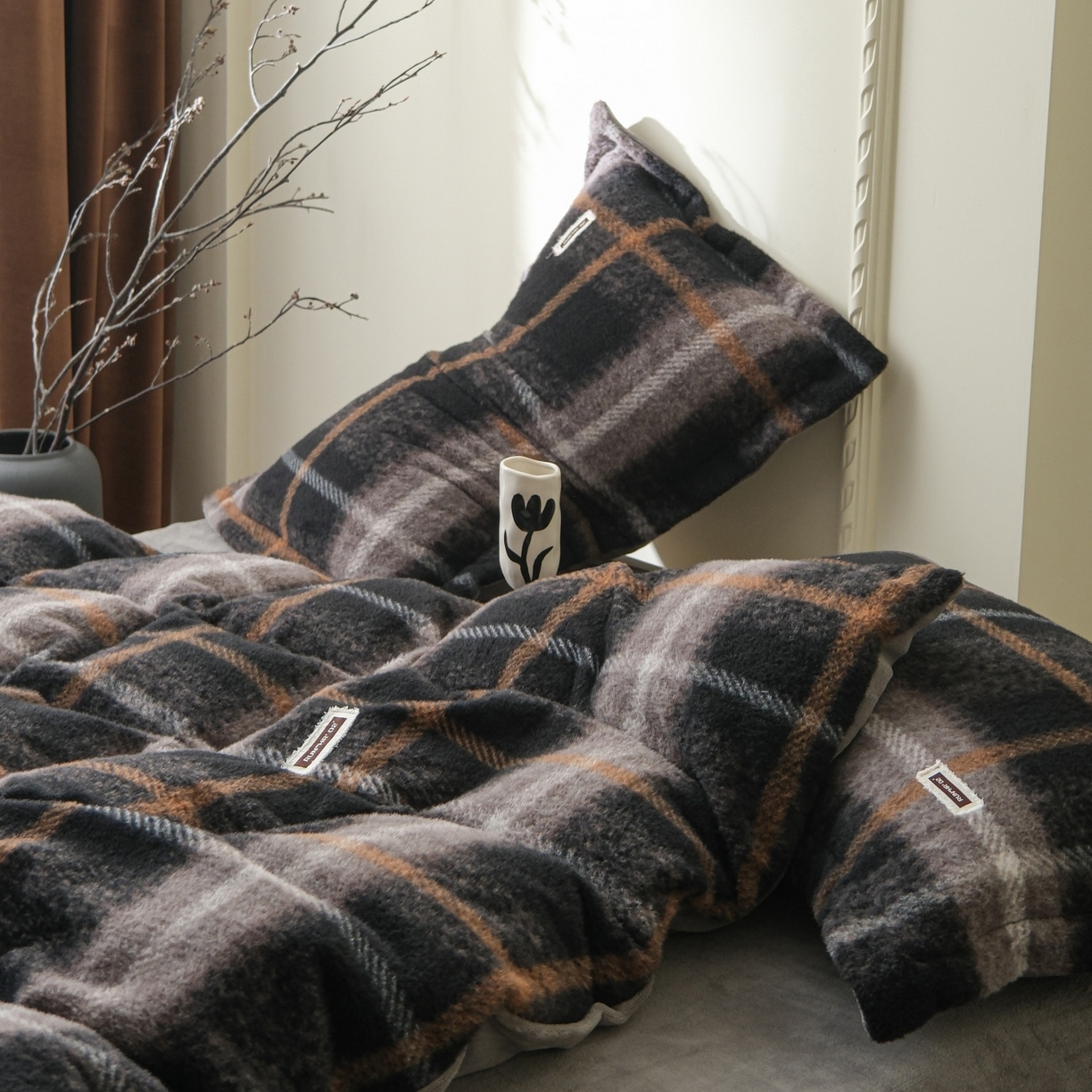 91家纺网 家纺一手货源 找家纺 庭笙 2025新款保暖加厚羊呢绒牛奶绒四件套 品格灰