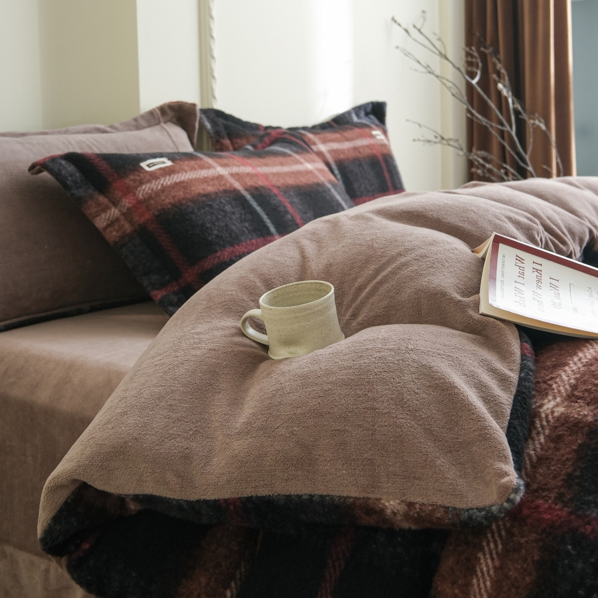 91家纺网 家纺一手货源 找家纺 庭笙 2025新款保暖加厚羊呢绒牛奶绒四件套 品格棕