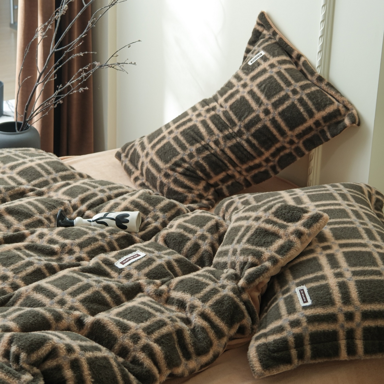 91家纺网 家纺一手货源 找家纺 庭笙 2025新款保暖加厚羊呢绒牛奶绒四件套 空间绿