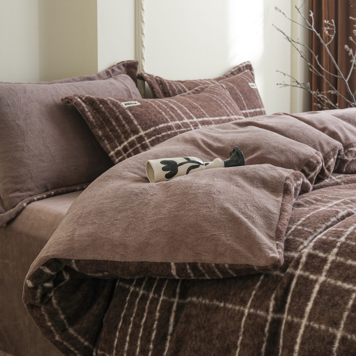 91家纺网 家纺一手货源 找家纺 庭笙 2025新款保暖加厚羊呢绒牛奶绒四件套 印象咖