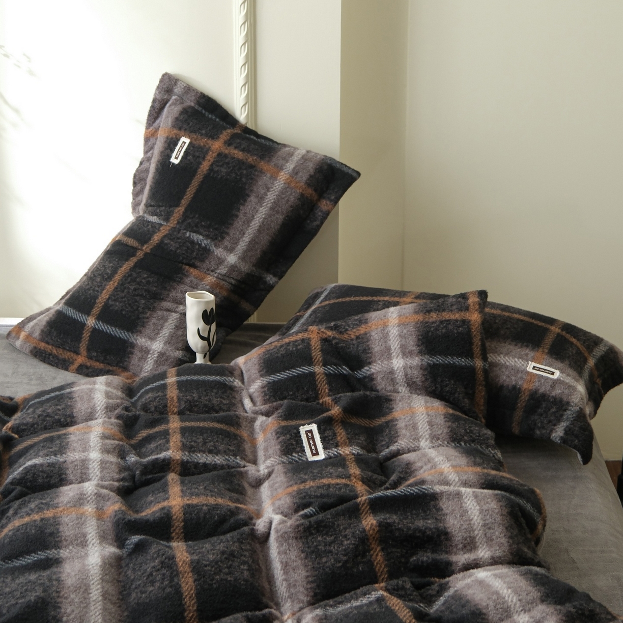 91家纺网 家纺一手货源 找家纺 庭笙 2025新款保暖加厚羊呢绒牛奶绒四件套 品格灰