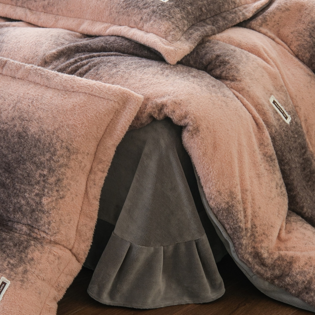 91家纺网 家纺一手货源 找家纺 庭笙 2025新款保暖加厚羊呢绒牛奶绒四件套 维奥灰