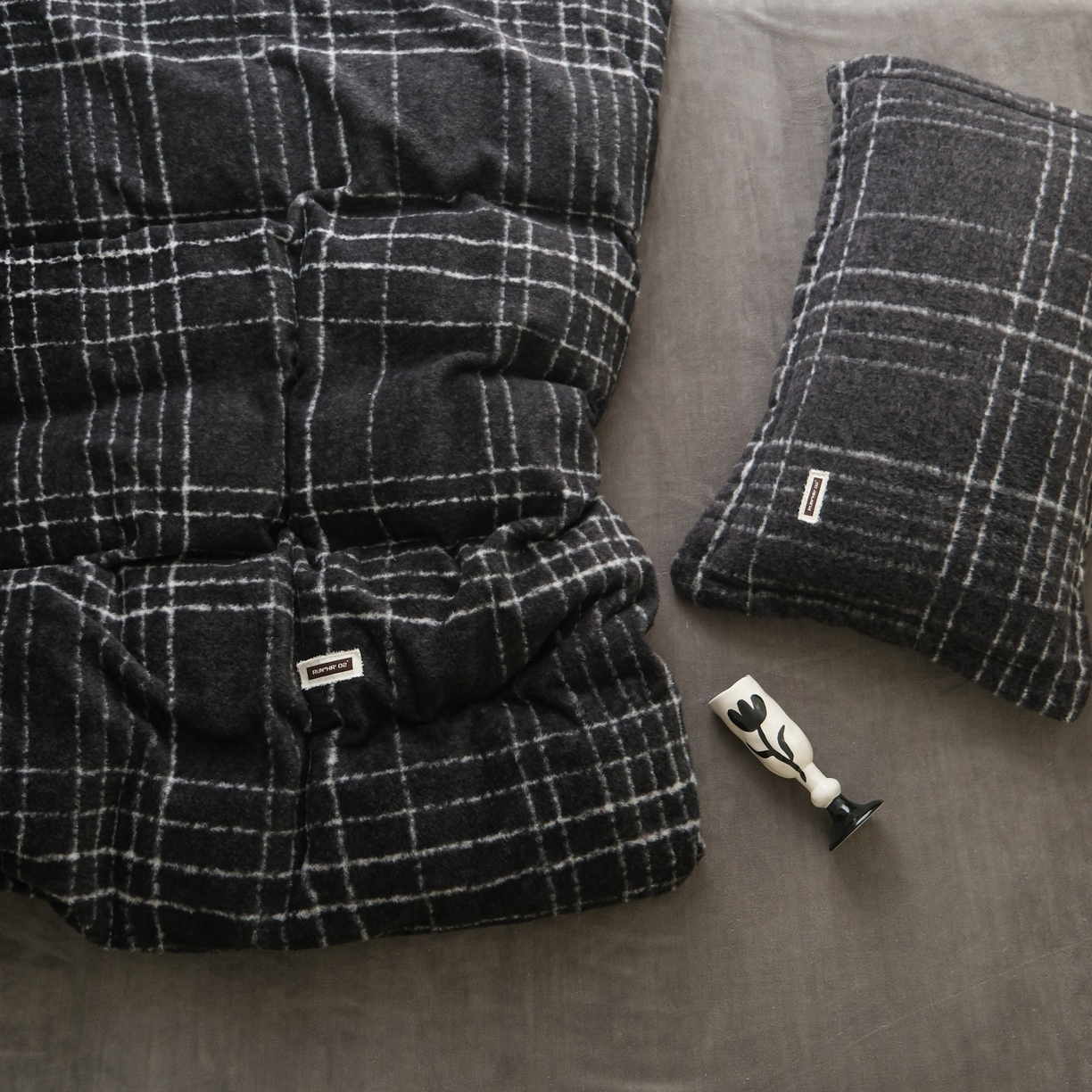 91家纺网 家纺一手货源 找家纺 庭笙 2025新款保暖加厚羊呢绒牛奶绒四件套 印象灰