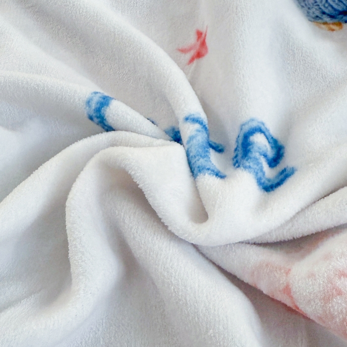 91家纺网 家纺一手货源 找家纺 王朝国际 2026新款高克重牛奶绒印花四件套 蓝色精灵