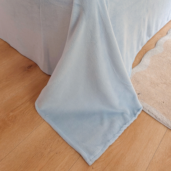 91家纺网 家纺一手货源 找家纺 王朝国际 2026新款高克重牛奶绒印花四件套 蓝色精灵