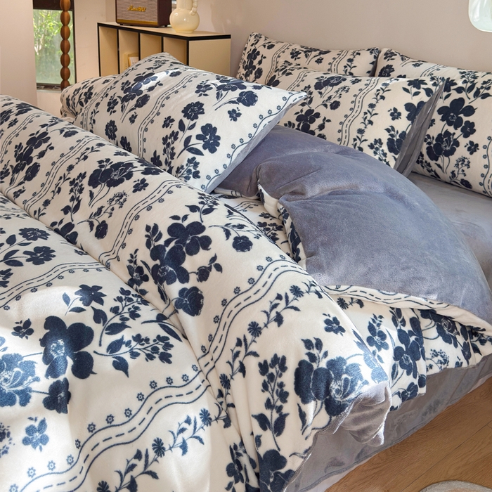 王朝国际 2026新款高克重牛奶绒印花四件套 青花瓷