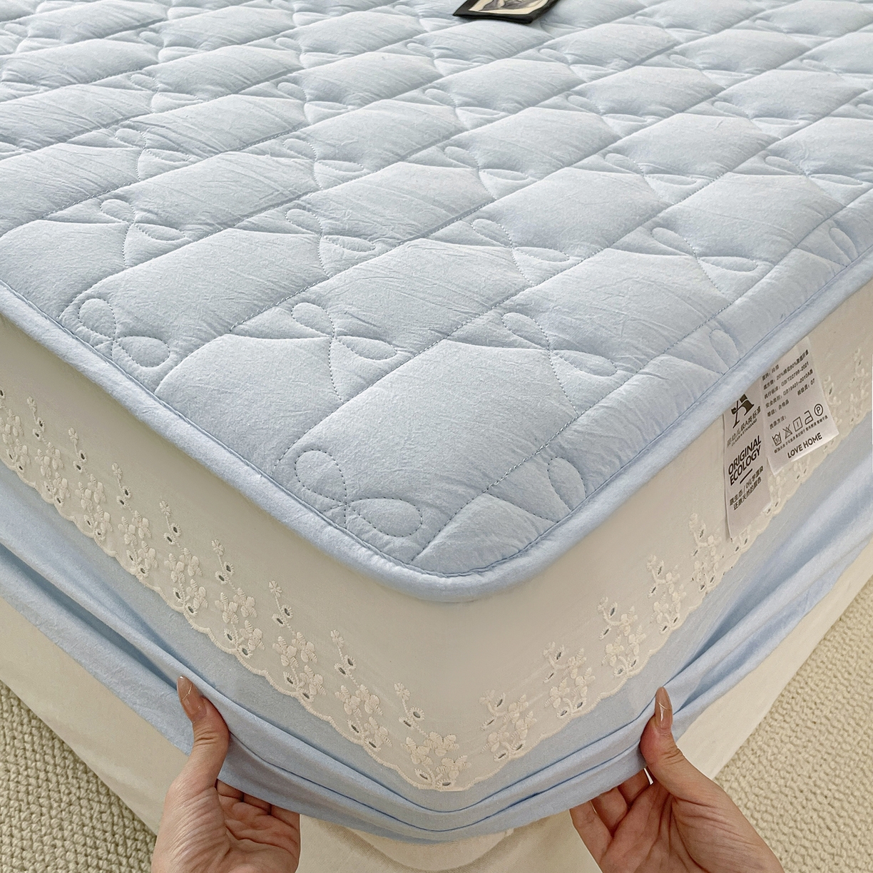 91家纺网 家纺一手货源 找家纺 豪选家纺 2025新款纯棉花边夹棉棉花床笠 花边床笠-湖蓝澄澈